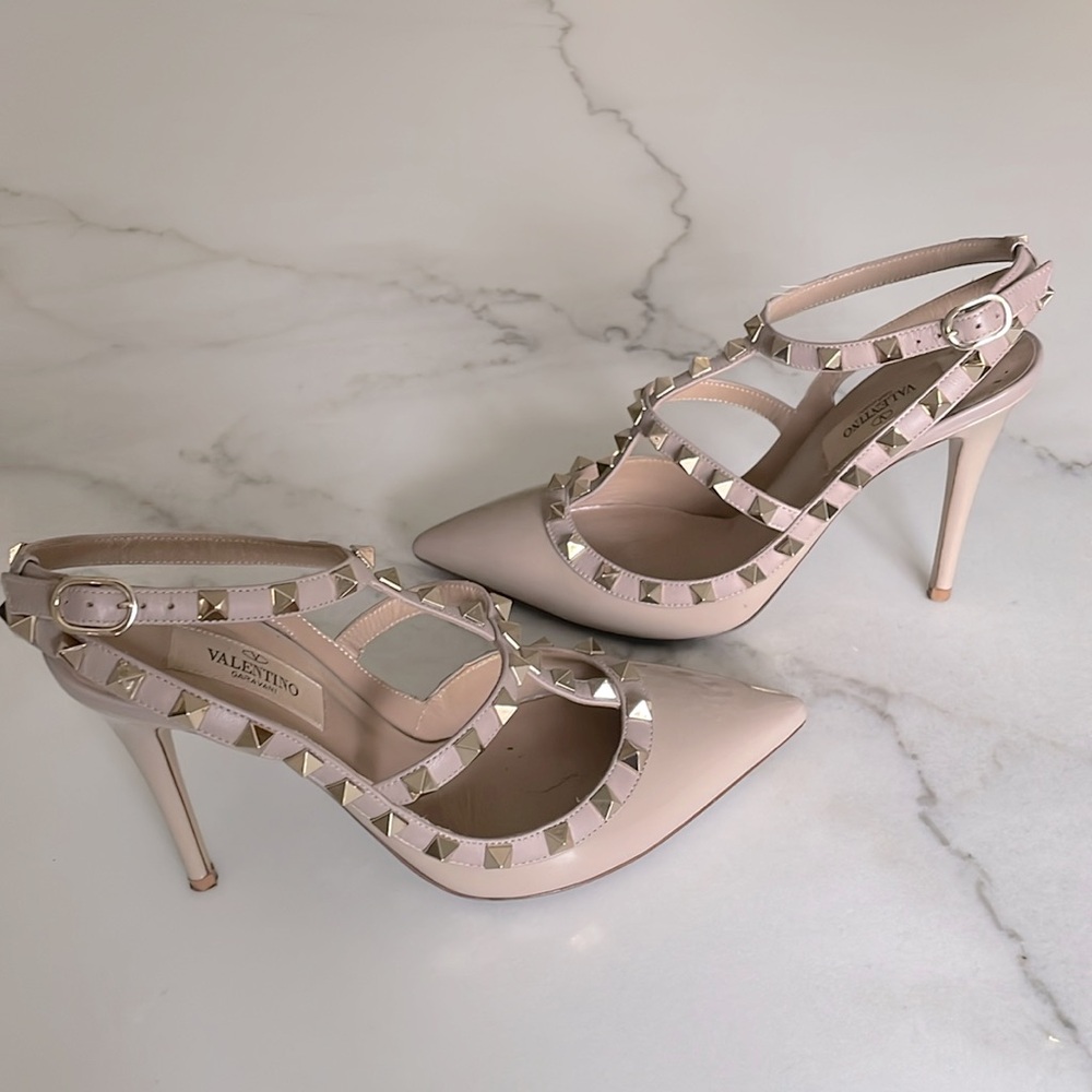 Valentino Patent Leather T-Strap Pumps - Rockstud Accents

へ - Picture 3 of 4